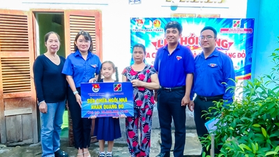 Lễ khởi công sửa chữa công trình “Ngôi nhà khăn quàng đỏ”
